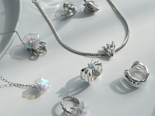 Jewelry and accessories